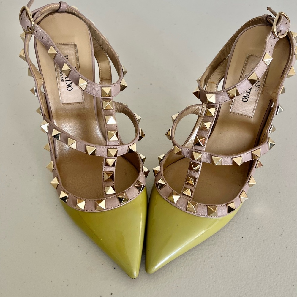 Valentino Garavani shoes in Olive green color size 34